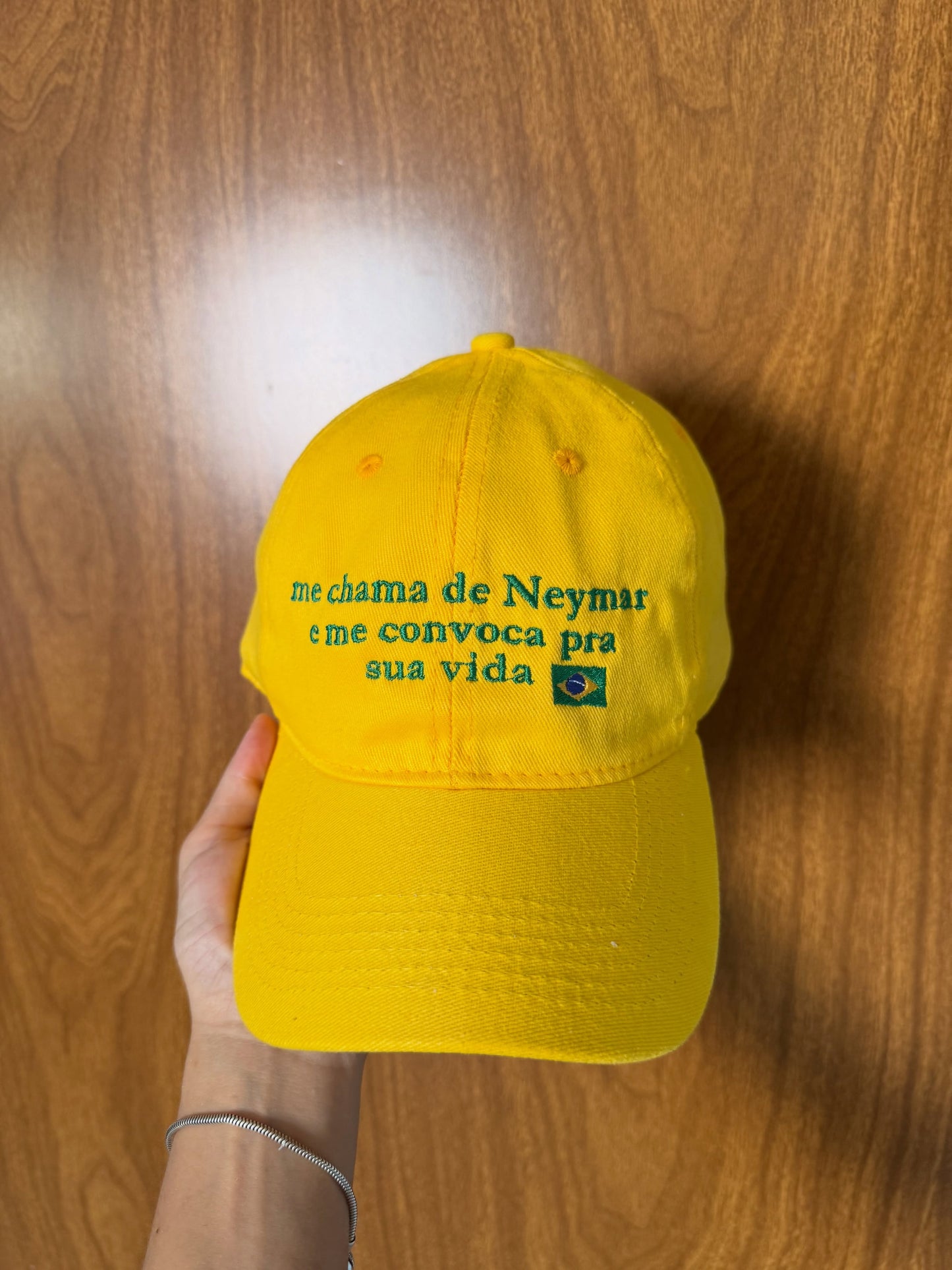 Boné Bordado Personalizado — Sua Frase, Seu Estilo